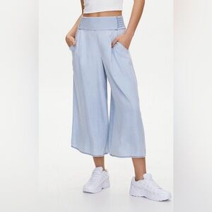 Light Blue Women's Wide-Leg Capri Pants